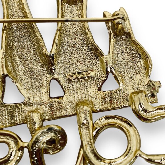 AJC 4 Golden Cats w. Green Eyes Matte Finish Brooch Pin - Picture 6 of 6